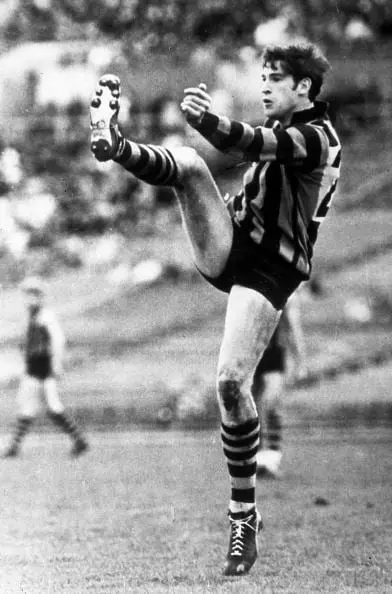 MELBOURNE, AUSTRALIA - DATE UNKNOWN: Peter Hudson of the Hawthorn Hawks in action during a VFL match in Melbourne, Australia. (Photo by Getty Images)