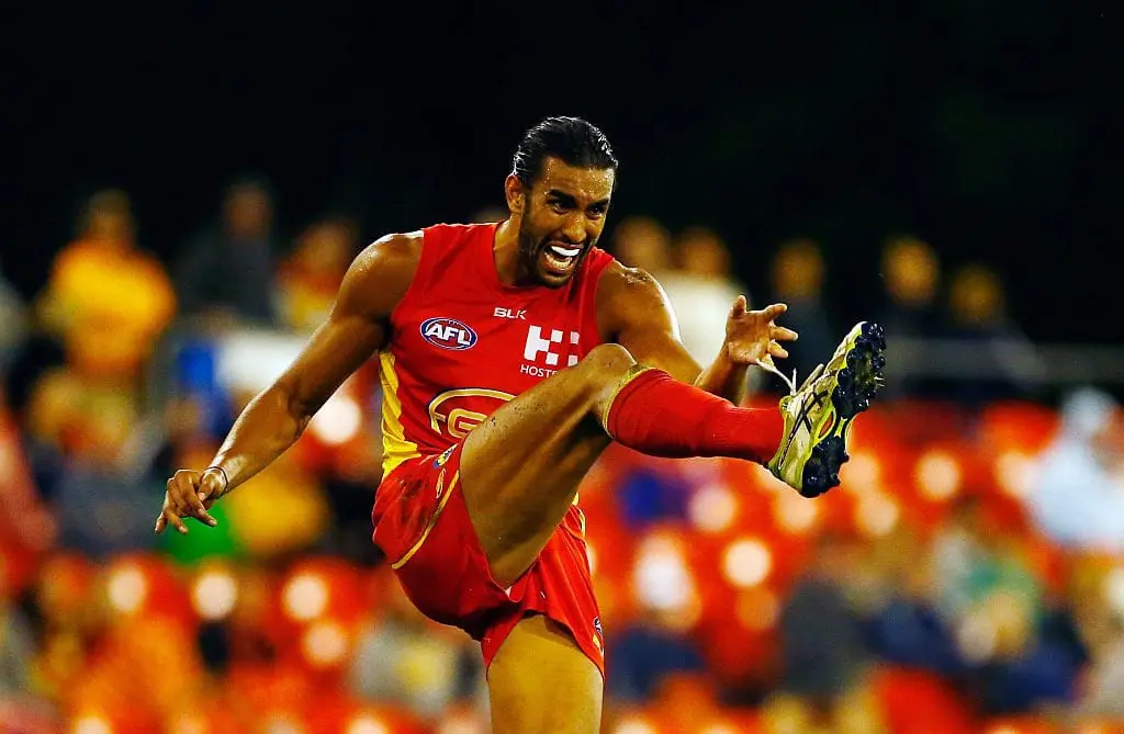 Nicholls, Leslie re-sign with Gold Coast