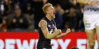 Armfield re-signs