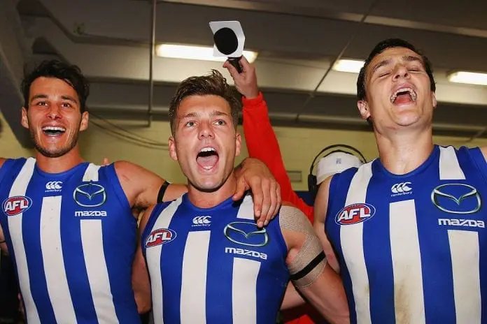 North Melbourne duo Shaun Higgins, Robbie Tarrant re-sign