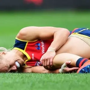 Erin Phillips suffers serious knee injury in AFLW Grand Final
