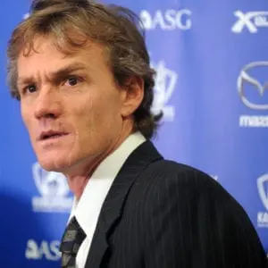 Victoria Police suspend senior cop over leaked photo of former North Melbourne coach Dean Laidley