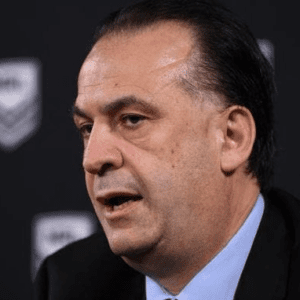 Essendon champion Tim Watson fires back at "push-ahead Pete" V'Landys after AFL sledge