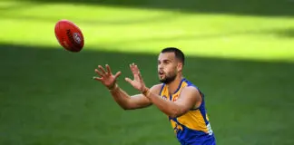 Eagles defender inks contract extension
