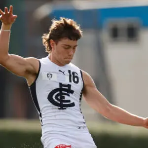 Blues midfielder signs new deal