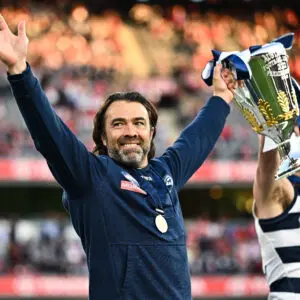 Geelong coach Chris Scott gives clear indication of where future lies, addresses Suns job