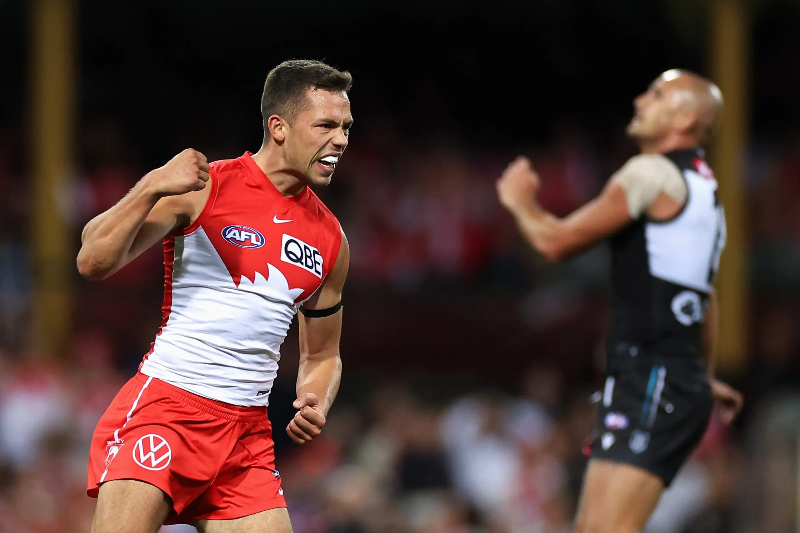 Sydney secure off-contract defender to mega extension