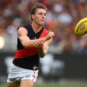 Essendon to have "four or five players" back post-bye, latest on midfielder's fresh concern
