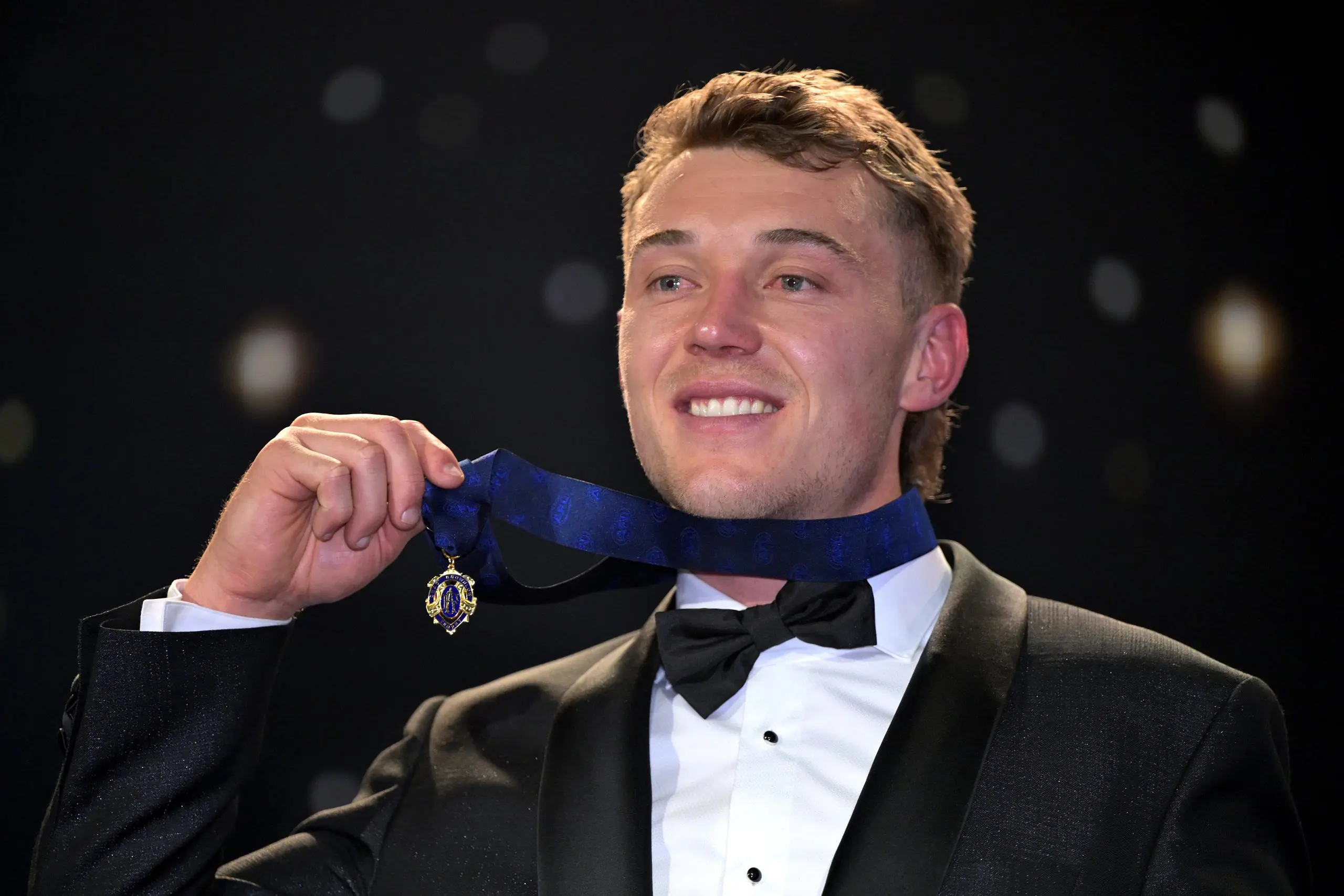 Records shattered as Cripps claims second Brownlow Medal with mammoth count