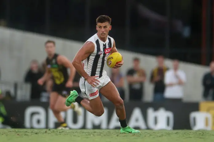 MELBOURNE, AUSTRALIA - FEBRUARY 26: Nick Daicos of the Magpies looks to pass the ball during the 2025 AAMI AFL Community Series match between Richmond Tigers and Collingwood Magpies at Ikon Park on February 26, 2025 in Melbourne, Australia. (Photo by Daniel Pockett/Getty Images)