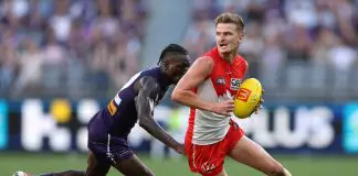 PERTH, AUSTRALIA - MARCH 23: Riley Bice of the Swans in action during the round two AFL match between Fremantle Dockers and Sydney Swans at Perth Stadium, on March 23, 2025, in Perth, Australia. (Photo by Paul Kane/Getty Images)
