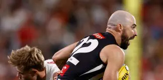 ADELAIDE, AUSTRALIA - APRIL 11: Steele Sidebottom of the Magpies in action during the 2025 AFL Round 05 match between the Collingwood Magpies and the Sydney Swans at Adelaide Oval on April 11, 2025 in Adelaide, Australia. (Photo by Michael Willson/AFL Photos via Getty Images)