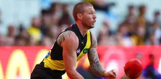 Richmond coach responds to premiership defender’s exit talk MELBOURNE, AUSTRALIA - MAY 11: Nathan Broad of the Tigers handballs during the round nine AFL match between Richmond Tigers and West Coast Eagles at Melbourne Cricket Ground, on May 11, 2025, in Melbourne, Australia. (Photo by Morgan Hancock/AFL Photos/via Getty Images)