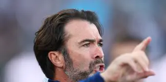 GEELONG, AUSTRALIA - MAY 11: Geelong Cats Head Coach Chris Scott gives instructions during the round nine AFL match between Geelong Cats and GWS Giants at GMHBA Stadium on May 11, 2025 in Geelong, Australia. (Photo by Graham Denholm/AFL Photos/Getty Images)