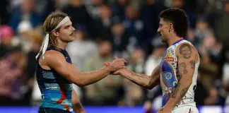 FINAL TEAMS: Geelong vs Bulldogs – Round 6, 2026 GEELONG, AUSTRALIA - MAY 22: Bailey Smith of the Cats and Tom Liberatore of the Bulldogs shake hands after the 2025 AFL Round 11 match between the Geelong Cats and the Western Bulldogs at GMHBA Stadium on May 22, 2025 in Geelong, Australia. (Photo by Michael Willson/AFL Photos via Getty Images)