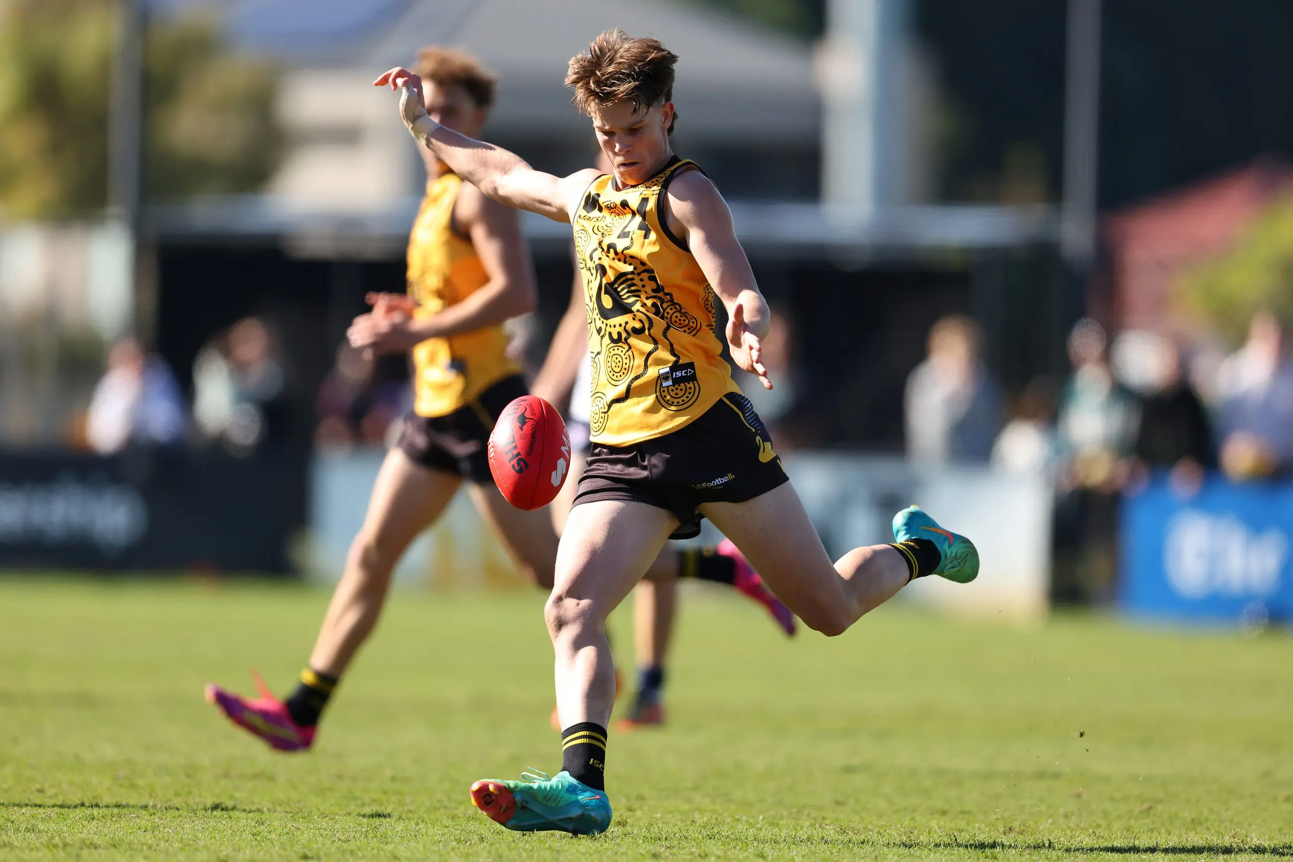 PERTH, AUSTRALIA - JUNE 07: Jacob Farrow of Western Australia in action during the Marsh AFL National Championships U18 Boys match between Western Australia and Victoria Country at Mineral Resources Park, on June 07, 2025, in Perth, Australia. (Photo by Paul Kane/AFL Photos/via Getty Images)