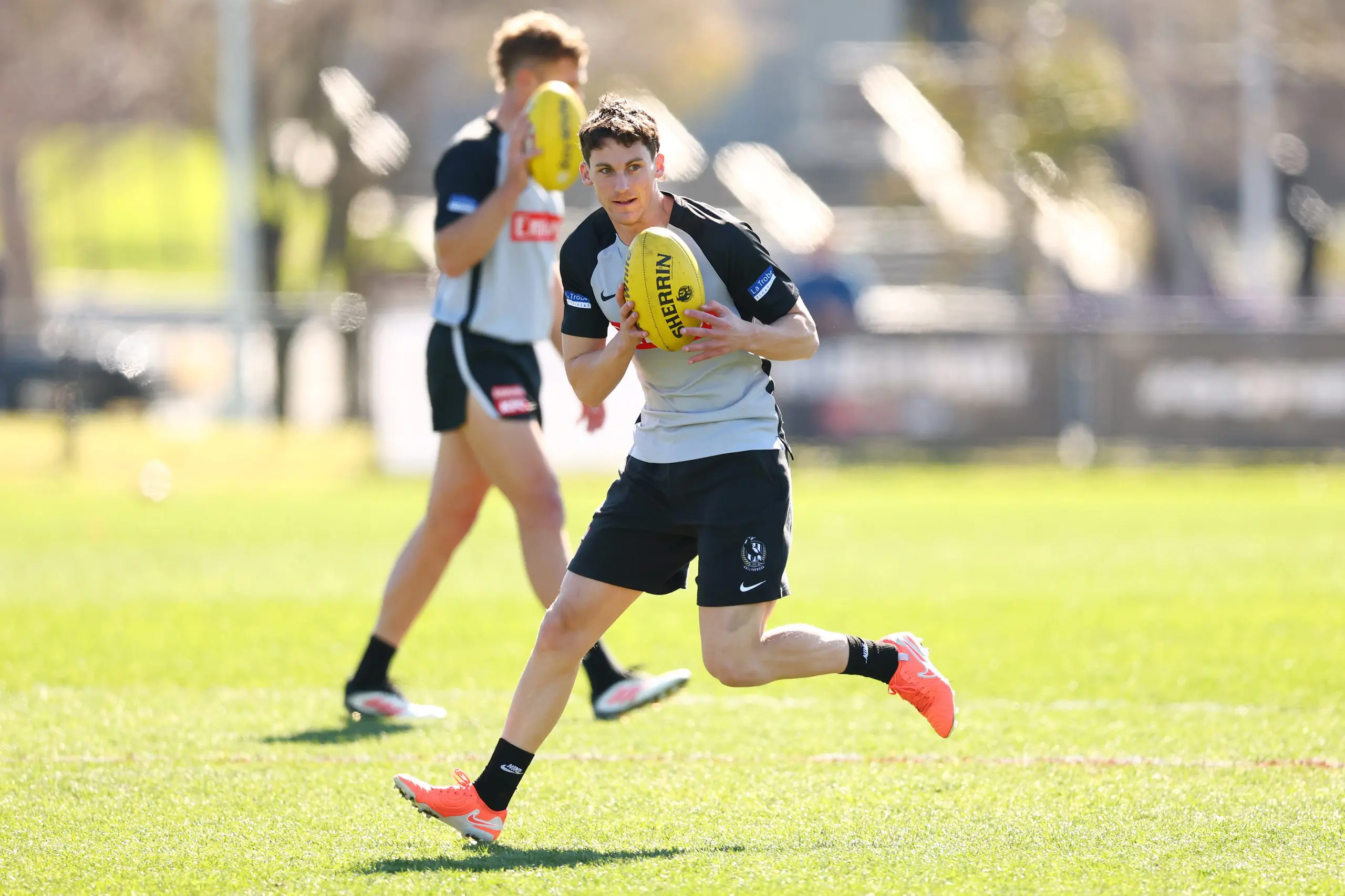 MELBOURNE, AUSTRALIA - AUGUST 21: Roan Steele of the Magpies trains during a Collingwood Magpies AFL captain's run at Olympic Park Oval on August 21, 2025 in Melbourne, Australia. (Photo by Morgan Hancock/Getty Images)