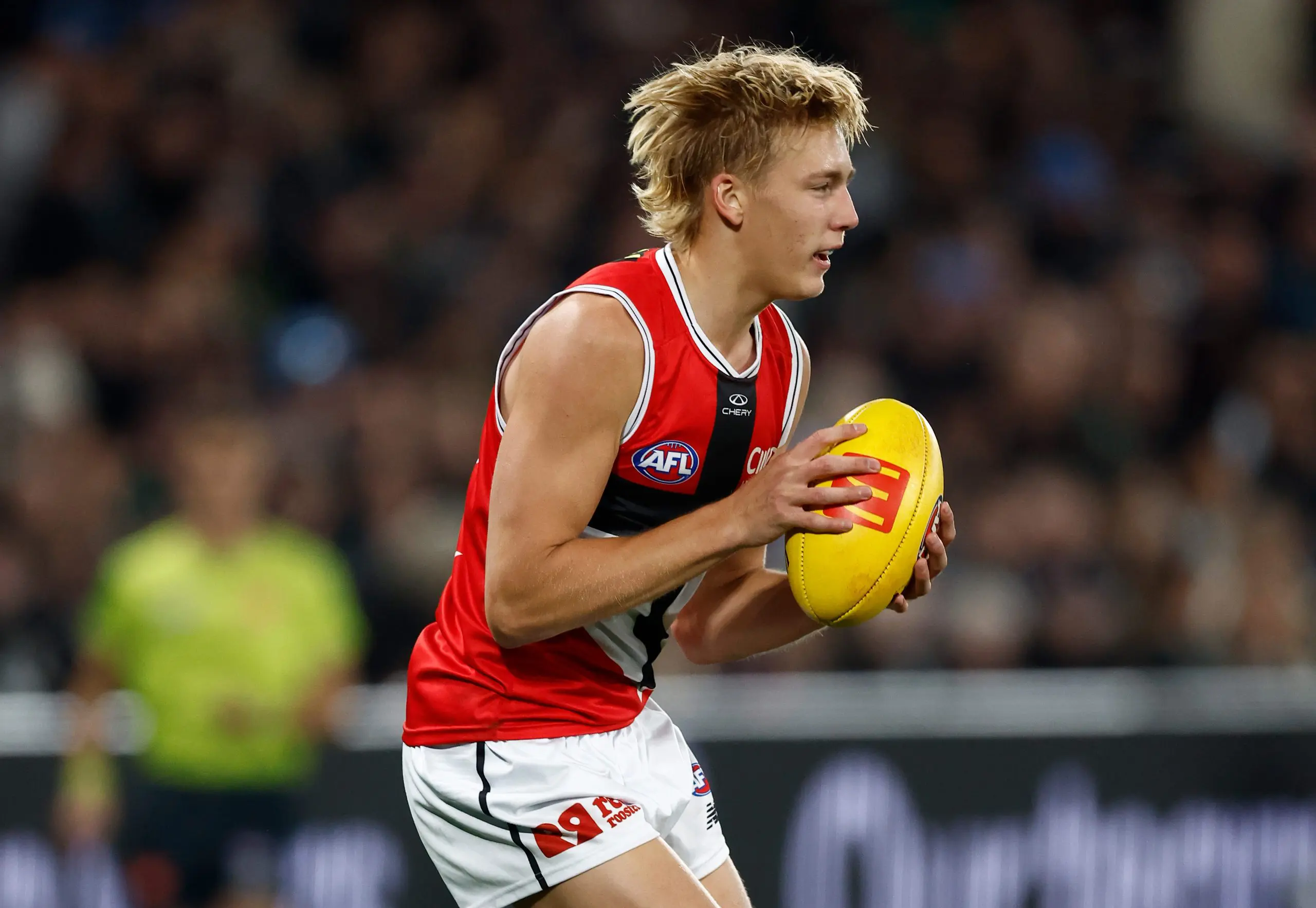 MELBOURNE, AUSTRALIA - JUNE 21: Debutant, Alixzander Tauru of the Saints marks the ball during the 2025 AFL Round 15 match between the Collingwood Magpies and the St Kilda Saints at Marvel Stadium on June 21, 2025 in Melbourne, Australia. (Photo by Michael Willson/AFL Photos via Getty Images)