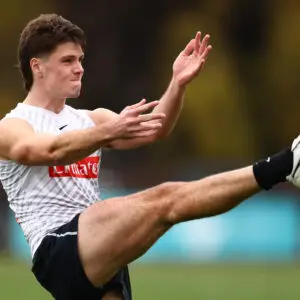 MELBOURNE, AUSTRALIA - JUNE 06: Oscar Steene of the Magpies trains during a Collingwood Magpies AFL training session at Olympic Park Oval on June 06, 2025 in Melbourne, Australia. (Photo by Morgan Hancock/Getty Images)