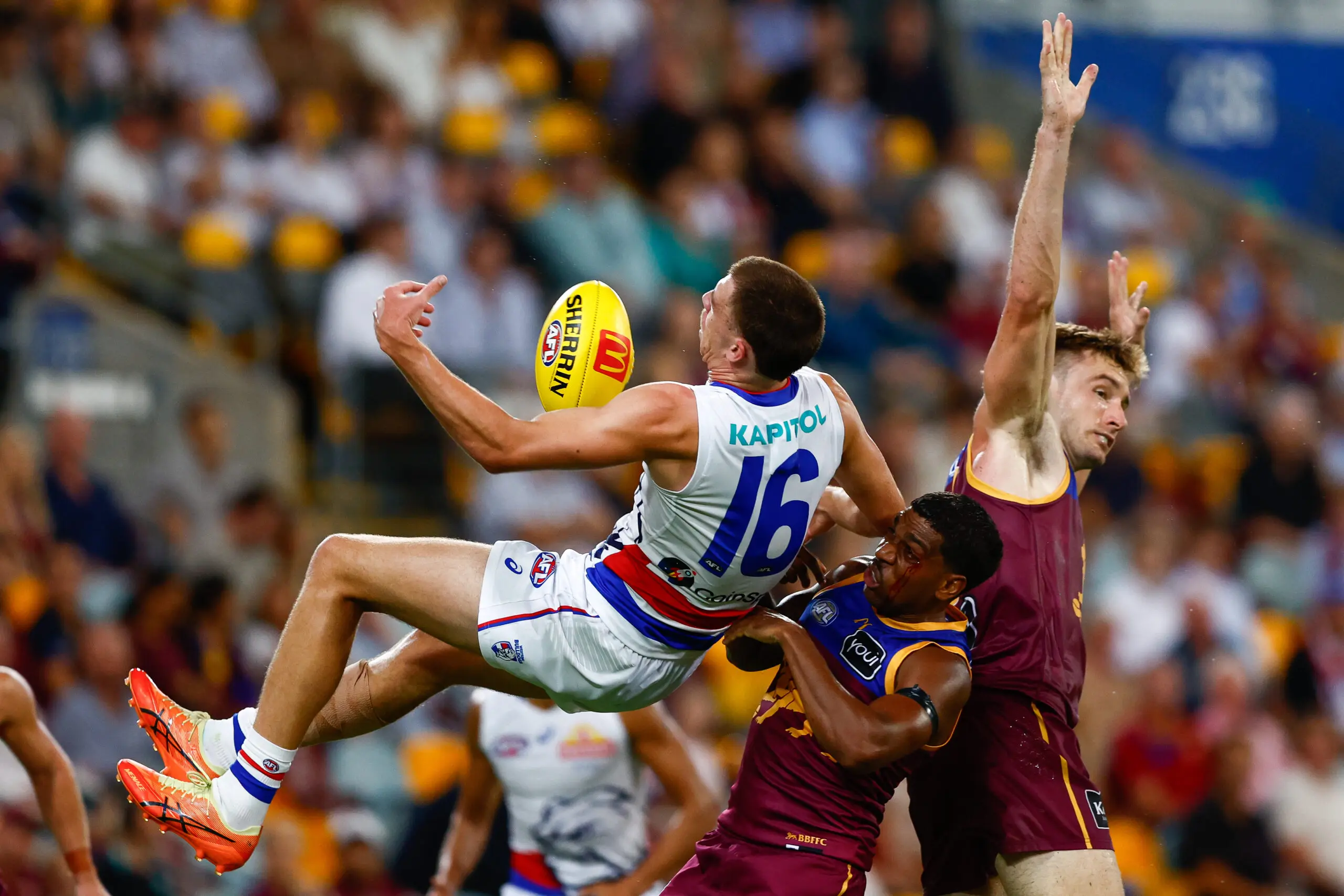 BRISBANE, AUSTRALIA - MARCH 7: Jordan Croft of the Bulldogs attempts a mark during the 2026 AFL Opening Round match between the Brisbane Lions and the Western Bulldogs at the Gabba on March 7, 2026 in Brisbane, Australia. (Photo by Russell Freeman/AFL Photos via Getty Images)