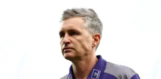 Longmuir’s lament: Fremantle coach takes aim at fixturing after his side is overrun GEELONG, AUSTRALIA - MARCH 14: Justin Longmuir, Senior Coach of the Dockers looks dejected after losing the round one AFL match between Geelong Cats and Fremantle Dockers at GMHBA Stadium, on March 14, 2026, in Geelong, Australia. (Photo by Josh Chadwick/Getty Images)