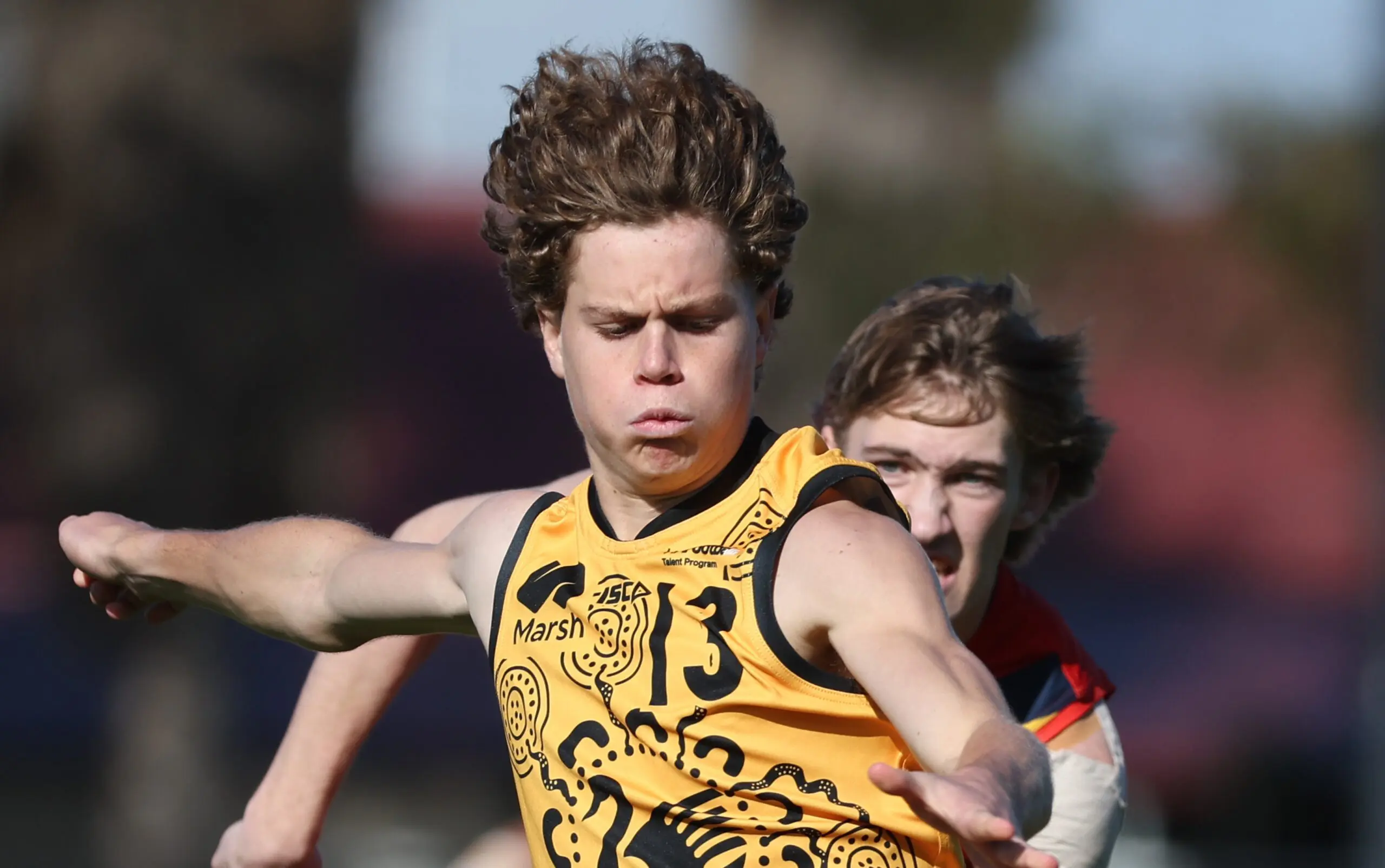 ADELAIDE, AUSTRALIA - JUNE 15: Heath Mellody of Western Australia and Kale Matthews-Hampton of South Australia during the 2025 Marsh AFL National Development Championships U18 Boys match between South Australia and Western Australia at Alberton Oval on June 15, 2025 in Adelaide, Australia. (Photo by David Mariuz/AFL Photos via Getty Images)