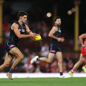 SYDNEY, AUSTRALIA - APRIL 17: Joe Fonti of the Giants runs the ball during the round six AFL match between Sydney Swans and Greater Western Sydney Giants at SCG, on April 17, 2026, in Sydney, Australia. (Photo by Cameron Spencer/Getty Images)