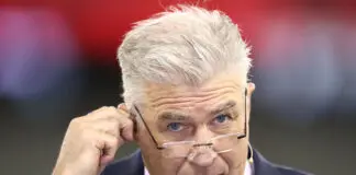 “Abject failure”: AFL great’s extraordinary claim amid western Sydney “trainwreck” MELBOURNE, AUSTRALIA - AUGUST 21: Fox Footy commentator Gerard Healy looks on during the round 22 AFL match between the Essendon Bombers and the Western Bulldogs at Etihad Stadium on August 21, 2016 in Melbourne, Australia. (Photo by Scott Barbour/Getty Images)