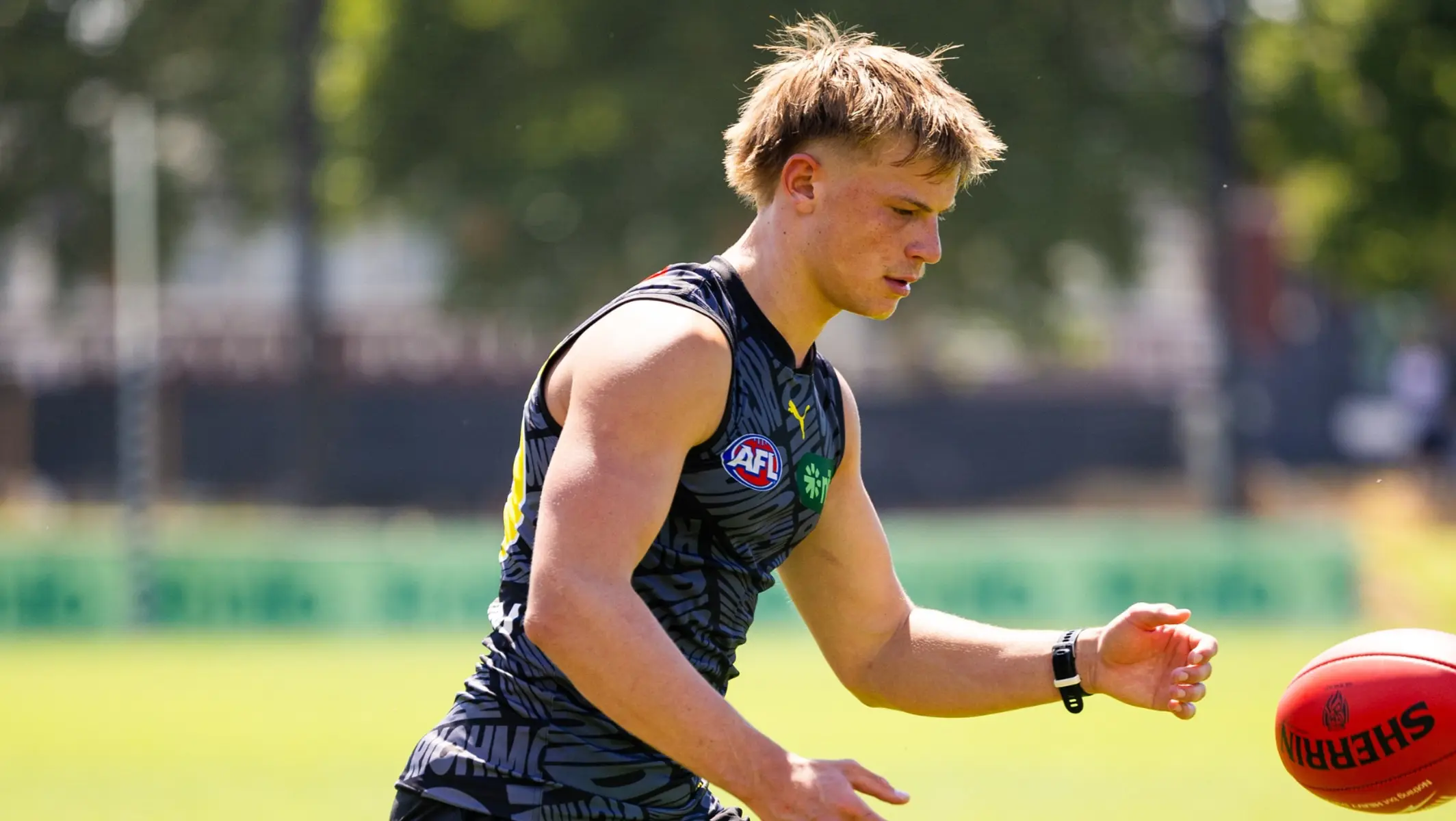 “No-one gives you anything”: How missing out is fuelling Archie Daffy's AFL dream