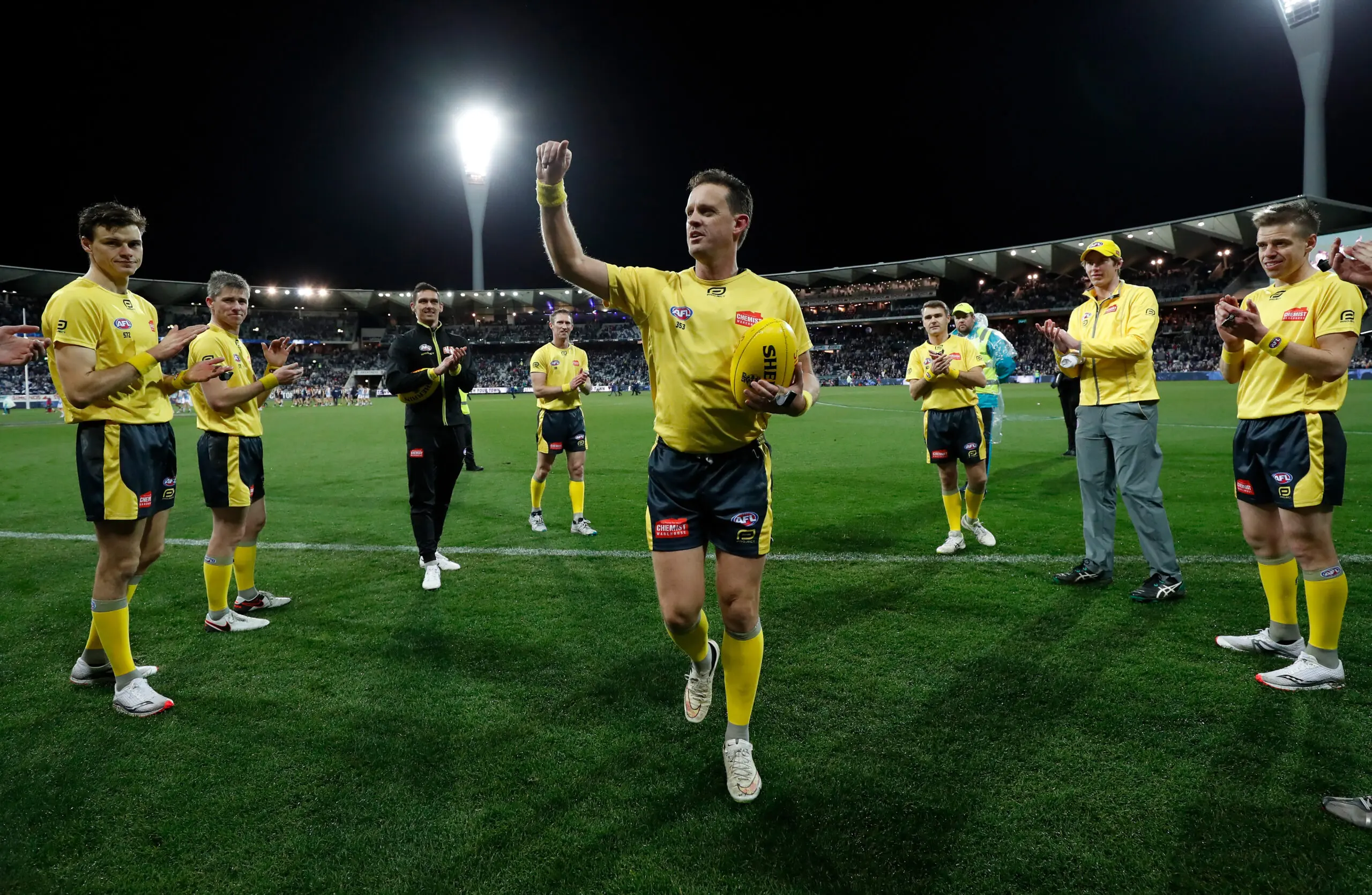 GEELONG, AUSTRALIA - AUGUST 24: AFL Field Umpire Shane McInerney leaves the field after his final match during the 2019 AFL round 23 match between the Geelong Cats and the Carlton Blues at GMHBA Stadium on August 24, 2019 in Geelong, Australia. (Photo by Michael Willson/AFL Photos via Getty Images)