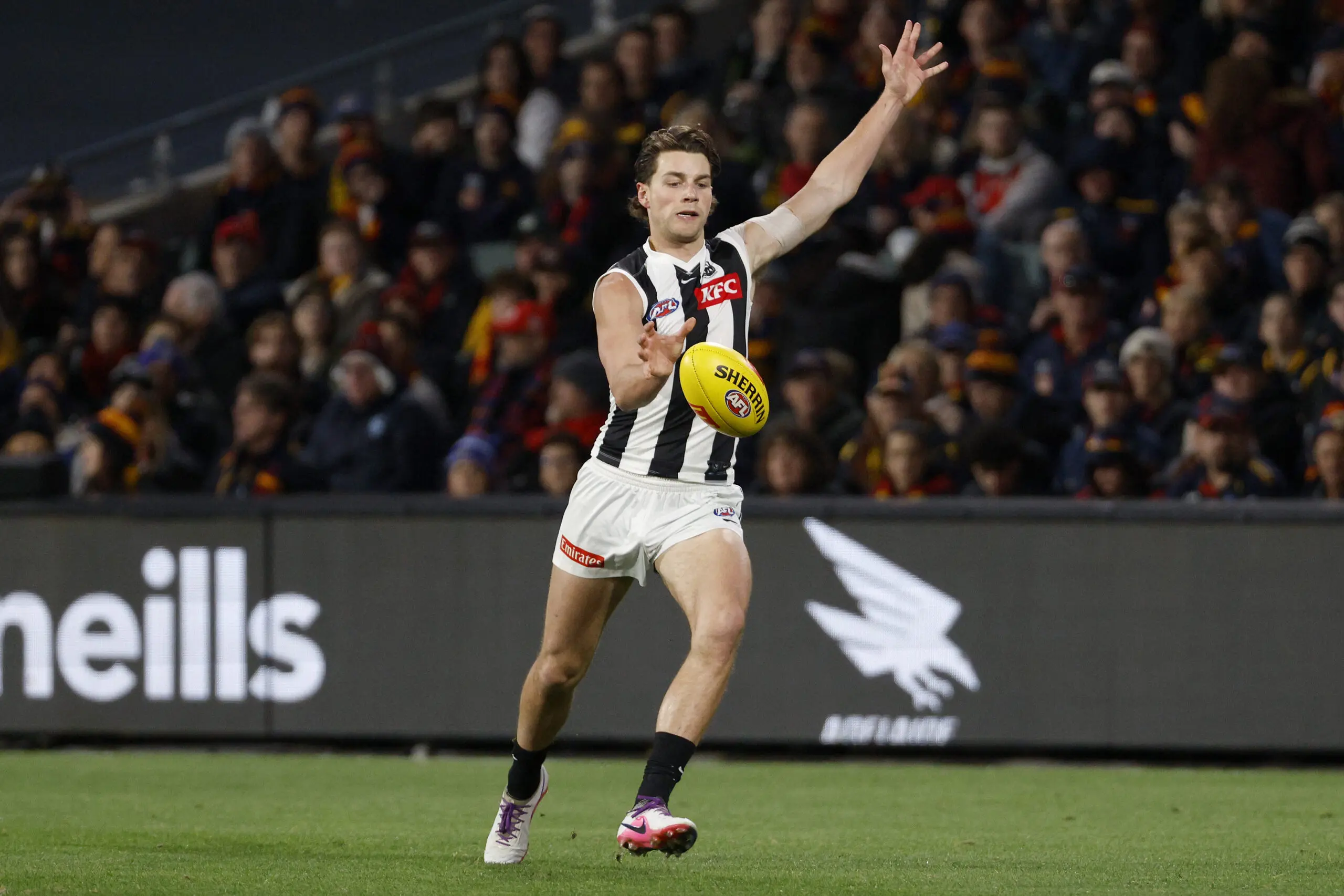 ADELAIDE, AUSTRALIA - JULY 23: Patrick Lipinski of the Magpies kicks a goal during the 2026 AFL Round 20 match between the Adelaide Crows and the Collingwood Magpies at Adelaide Oval on July 23, 2026 in Adelaide, Australia. (Photo by James Elsby/AFL Photos via Getty Images)