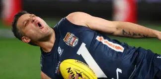 Carlton legend reveals FULL extent of Legends Game injury MELBOURNE, AUSTRALIA - AUGUST 27: Brendan Fevola of Victoria reacts after injuring his knee during the Four'N Twenty Legends Game at Marvel Stadium on August 27, 2026 in Melbourne, Australia. (Photo by Daniel Pockett/Getty Images)