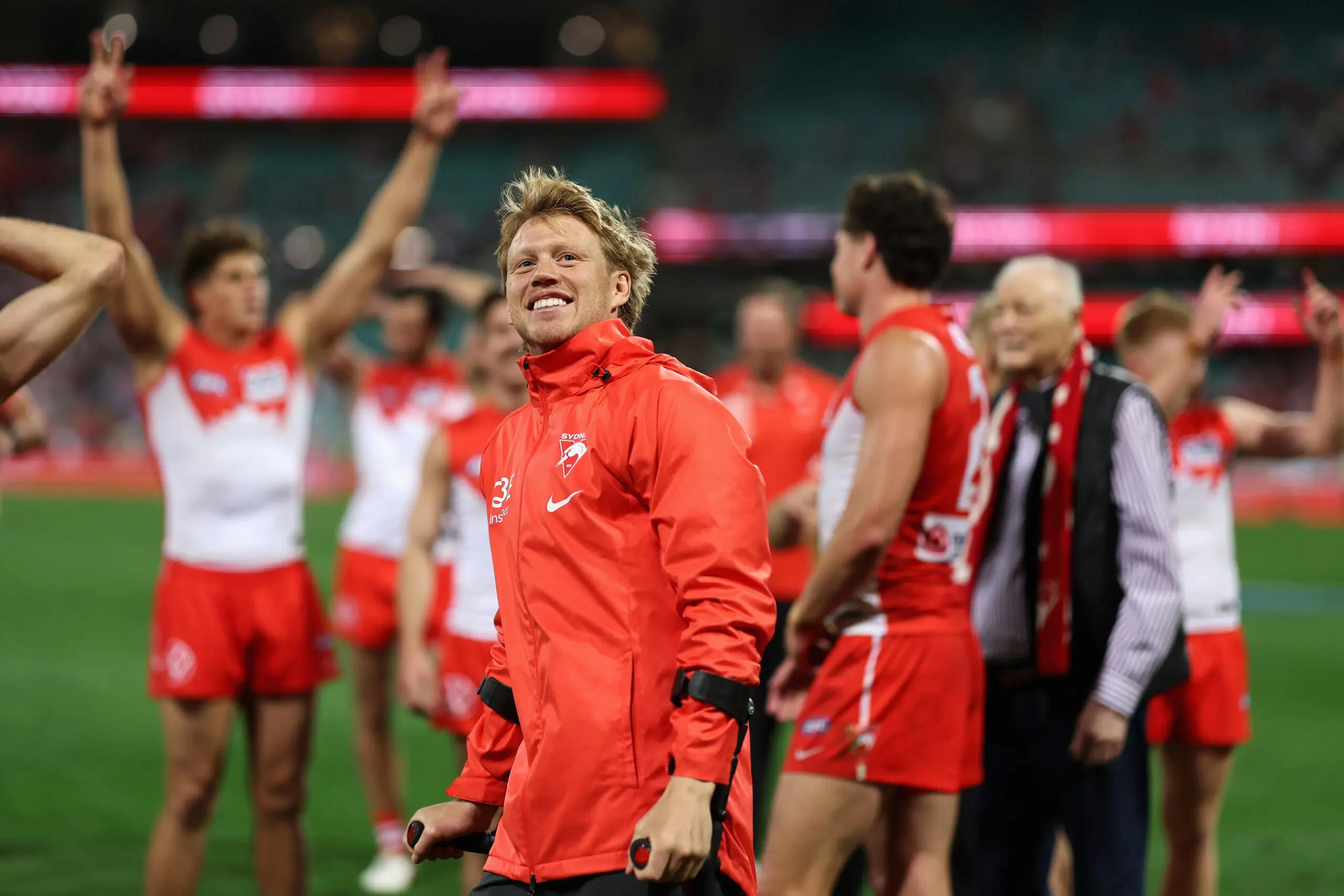 SYDNEY, AUSTRALIA - SEPTEMBER 05: Callum Mills of the Swans celebrates after winning the AFL Qualifying Final match between Sydney Swans and Brisbane Lions at Sydney Cricket Ground, on September 05, 2026, in Sydney, Australia. (Photo by Cameron Spencer/Getty Images)