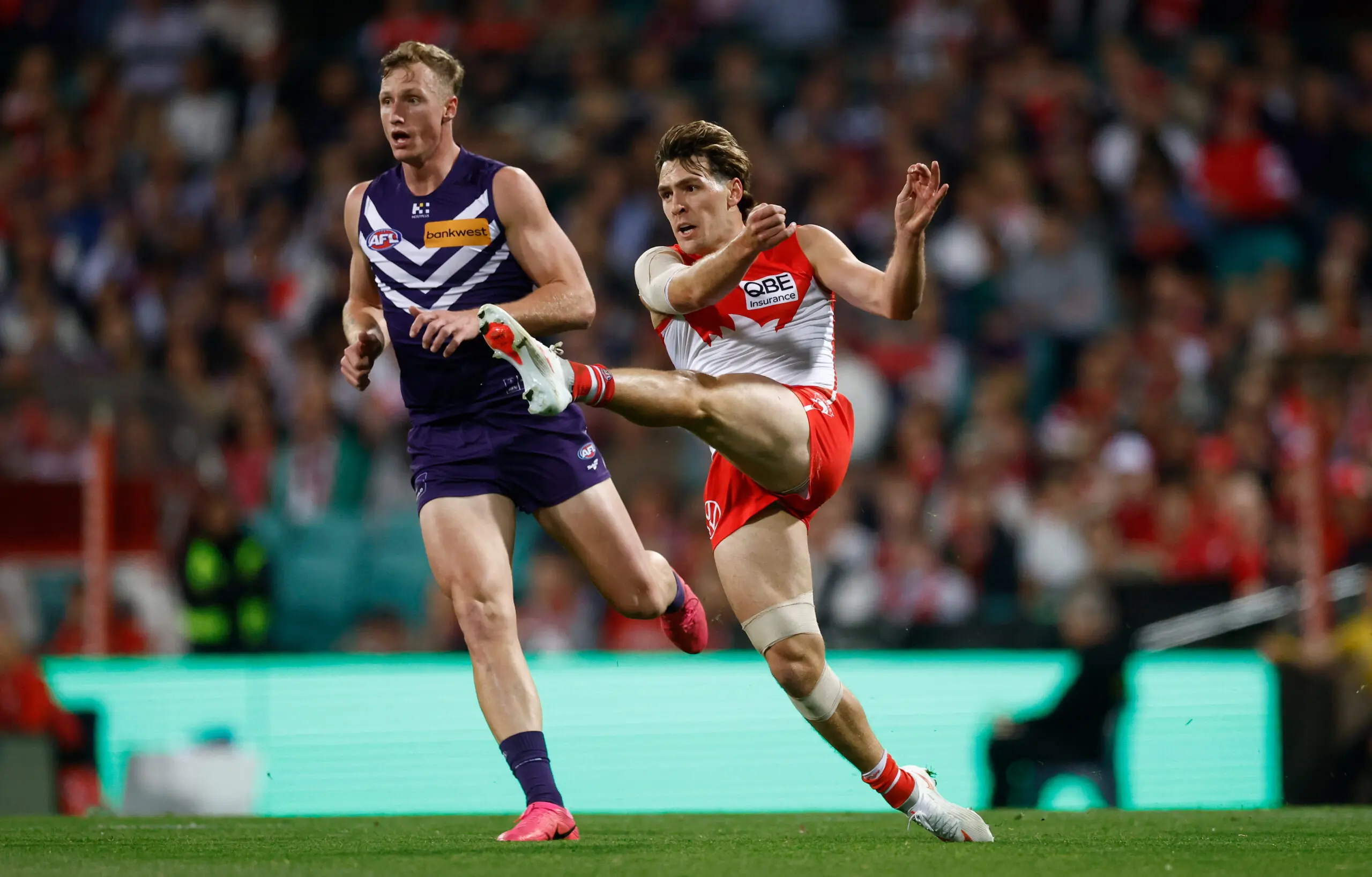 SYDNEY, AUSTRALIA - SEPTEMBER 18: Errol Gulden of the Swans kicks the ball during the 2026 AFL Second Preliminary Final between the Sydney Swans and the Fremantle Dockers at the Sydney Cricket Ground on September 18, 2026 in Sydney, Australia. (Photo by Michael Willson/AFL Photos via Getty Images)