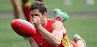 Suns duo re-sign