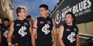 Kreuzer re-signs