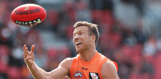 Palmer re-signs