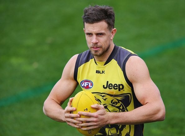 MELBOURNE, AUSTRALIA - JUNE 09: Brett Deledio of the Tigers looks upfield during a Richmond Tigers AFL training session on June 9, 2016 in Melbourne, Australia. (Photo by Michael Dodge/Getty Images)