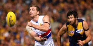 Roberts signs contract extension