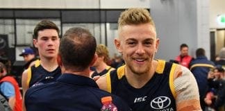 Crows midfielder signs on