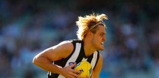 Sydney chasing Darcy Moore