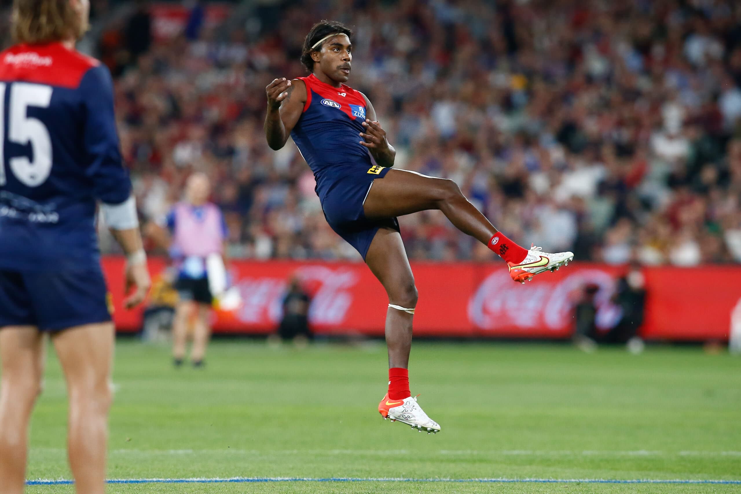 Pickett or Warner? The trade dilemma that Fremantle face in 2025