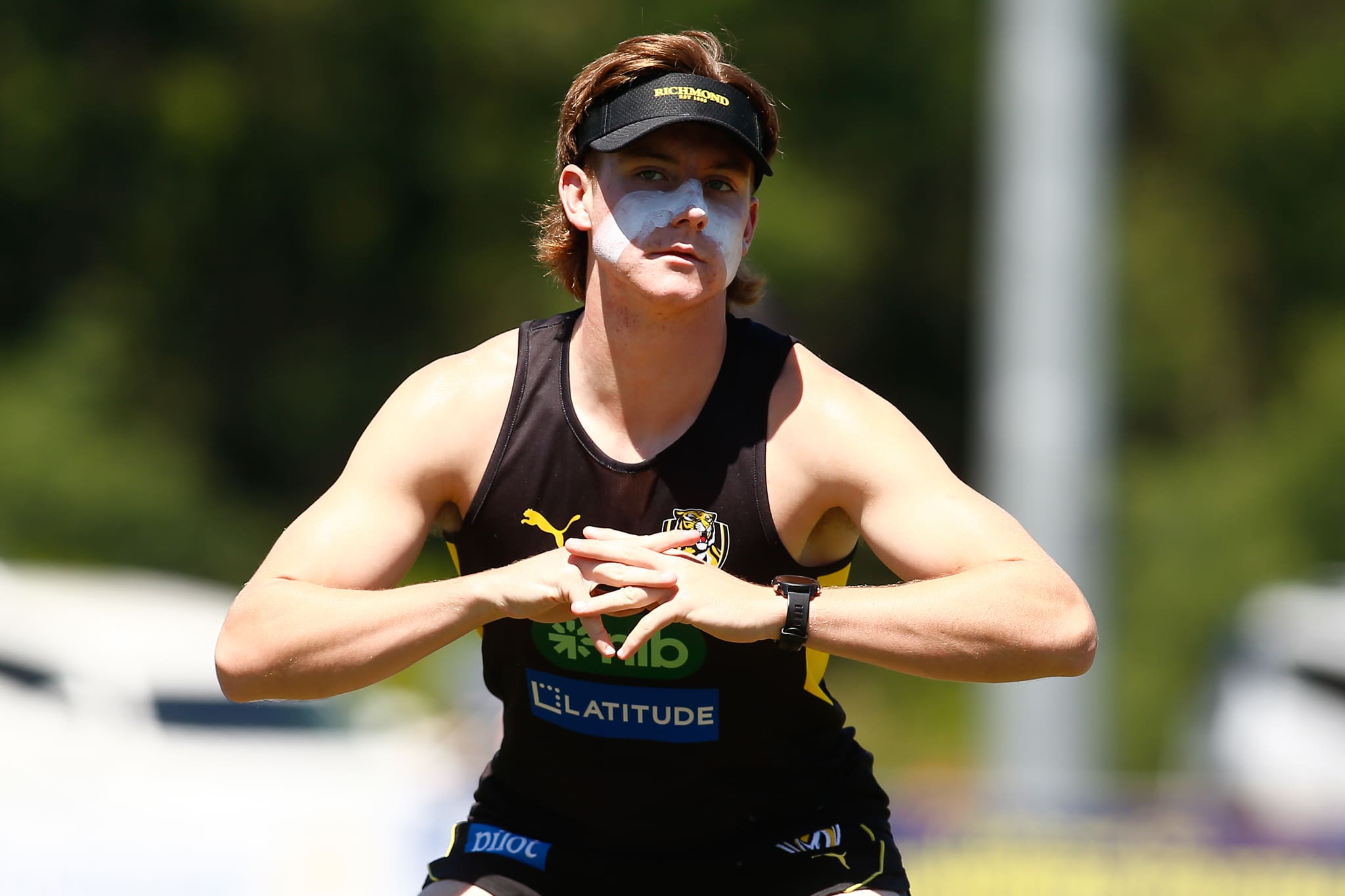 Delisted Richmond youngster makes football move after AFL departure