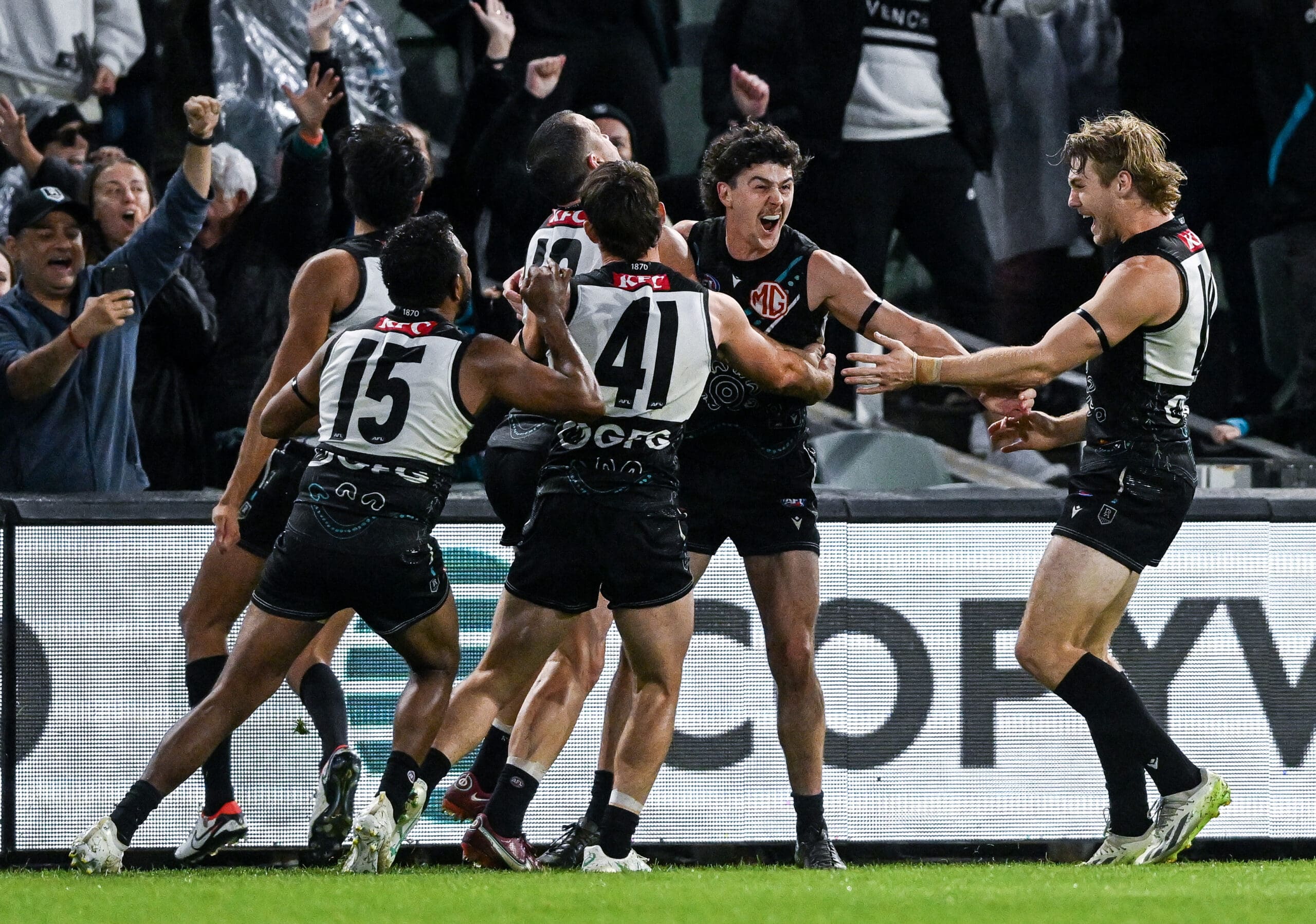 The key factors behind Hawthorn's mid-season surge