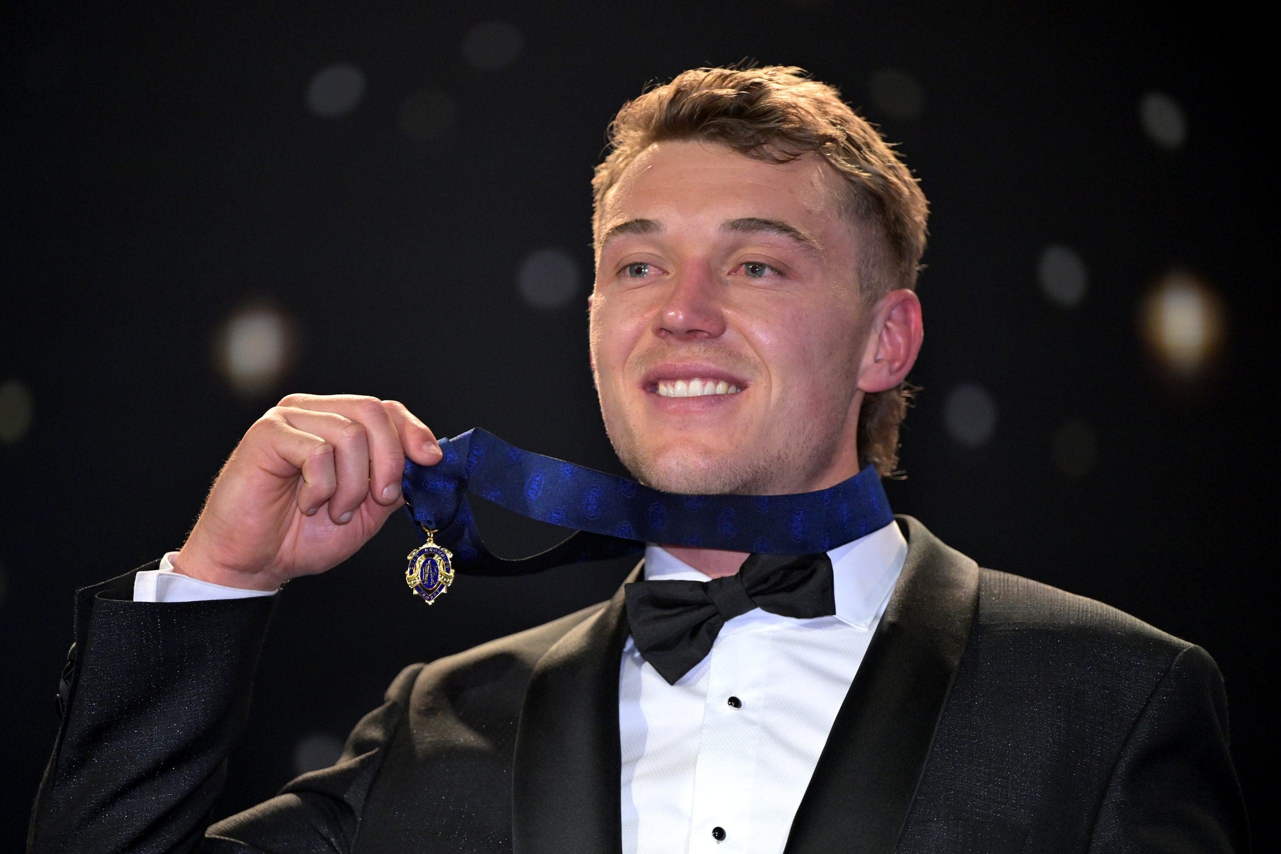 Records shattered as Cripps claims second Brownlow Medal with mammoth count