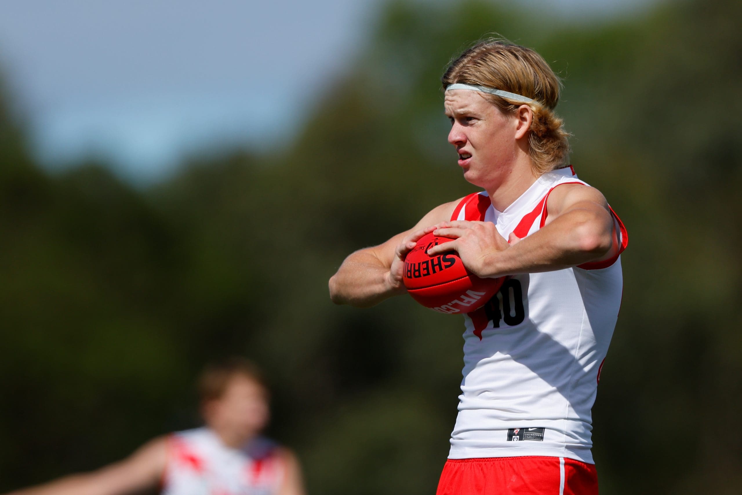 Former 204cm Sydney ruckman makes local footy move