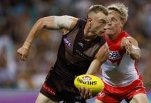 SYDNEY, AUSTRALIA - MARCH 07: James Worpel of the Hawks handballs during the AFL Opening Round match between Sydney Swans and Hawthorn Hawks at Sydney Cricket Ground, on March 07, 2025, in Sydney, Australia. (Photo by Darrian Traynor/AFL Photos/via Getty Images)