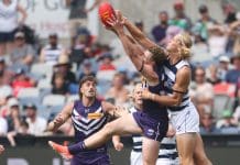 GEELONG, AUSTRALIA - MARCH 15: Sam De Koning of the Cats spoils Josh Treacy of the Dockers during the round one AFL match between Geelong Cats and Fremantle Dockers at GMHBA Stadium, on March 15, 2025, in Geelong, Australia. (Photo by Daniel Pockett/Getty Images)