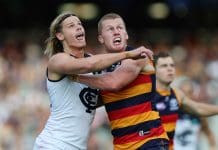 ADELAIDE, AUSTRALIA - MAY 03: Tom De Koning of the Blues and Reilly O'Brien of the Crows during the 2025 AFL Round 08 match between the Adelaide Crows and the Carlton Blues at Adelaide Oval on May 3, 2025 in Adelaide, Australia. (Photo by Sarah Reed/AFL Photos via Getty Images)