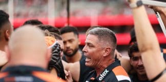 SYDNEY, AUSTRALIA - MAY 04:  Giants head coach Adam Kingsley speaks to players at three quarter time during the round eight AFL match between Sydney Swans and GWS Giants at Sydney Cricket Ground, on May 04, 2025, in Sydney, Australia. (Photo by Matt King/AFL Photos/via Getty Images)